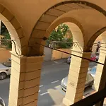 Portico Dei Servi Historical Bologna