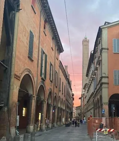 Portico Dei Servi Historical アパート