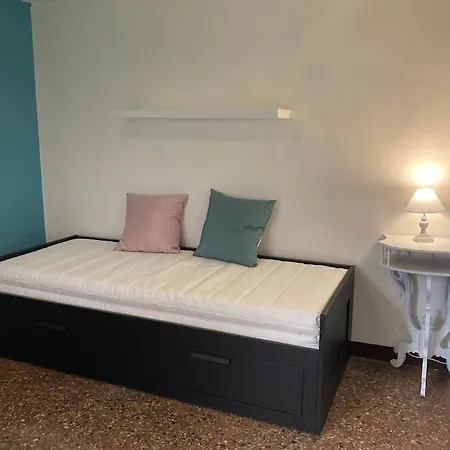 Portico Dei Servi Historical *