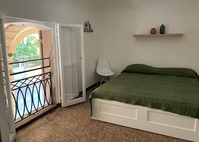 Portico Dei Servi Historical * 博洛尼亚