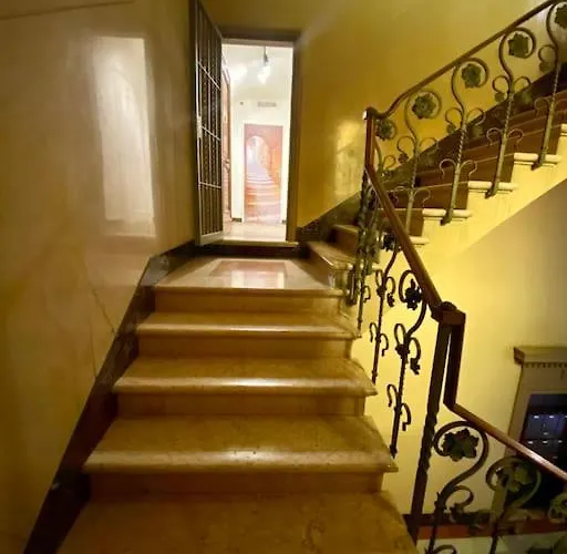 Portico Dei Servi Historical * 博洛尼亚