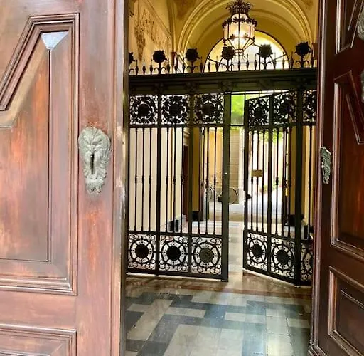 Portico Dei Servi Historical 아파트 볼로냐