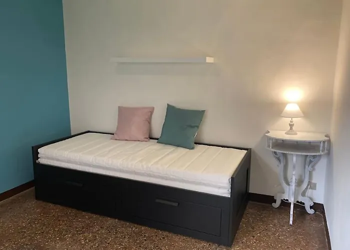 Portico Dei Servi Historical *