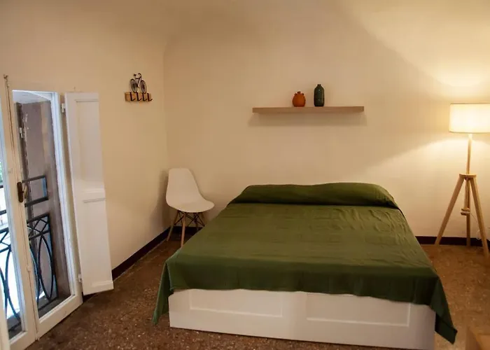 Portico Dei Servi Historical * 볼로냐