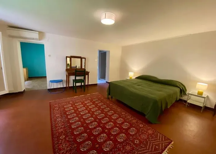 Portico Dei Servi Historical *