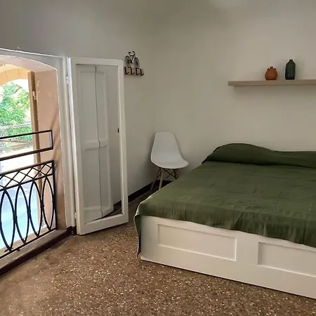 Portico Dei Servi Historical * Boloňa