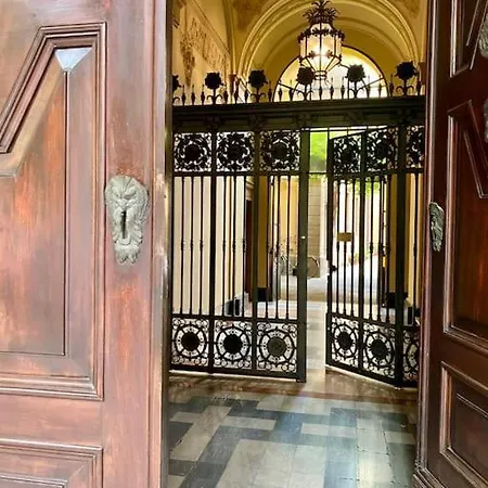 Portico Dei Servi Historical Apartament Bolonia