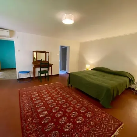 Portico Dei Servi Historical *