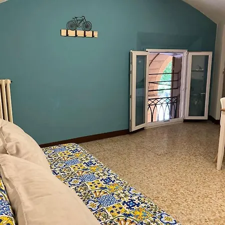 Portico Dei Servi Historical * Boloňa