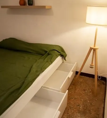 Portico Dei Servi Historical *