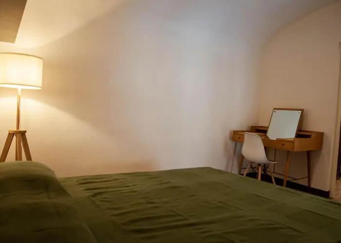 Portico Dei Servi Historical