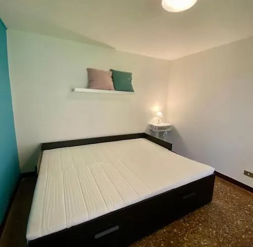 Apartment Portico Dei Servi Historical Bologna