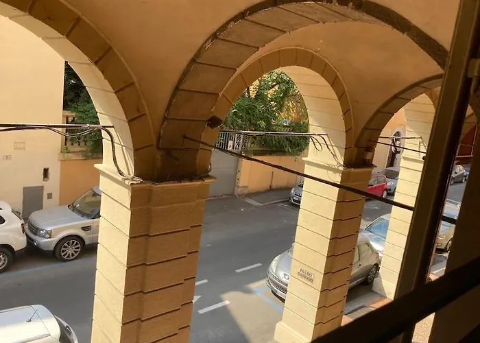 Portico Dei Servi Historical Bologna